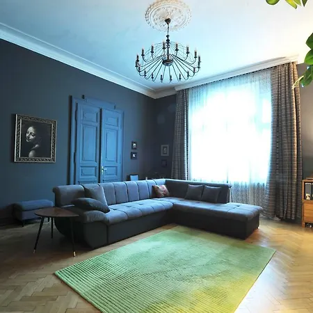 Victoria * Budapest